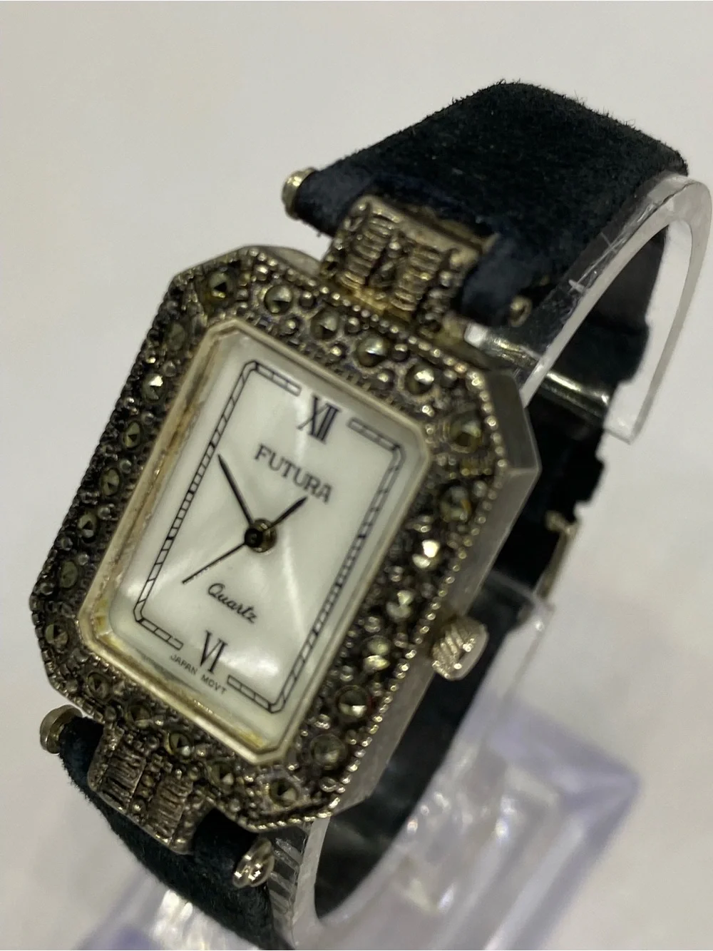 *** FUTURA ^^^ Rectangular Crystal Accent Quartz Watch / Japan movement ***